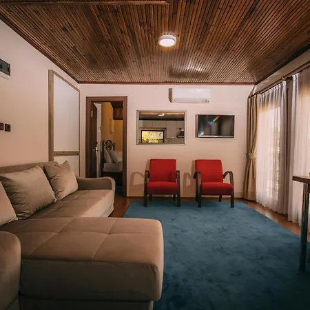 Villa Blue & Green Gursoy *